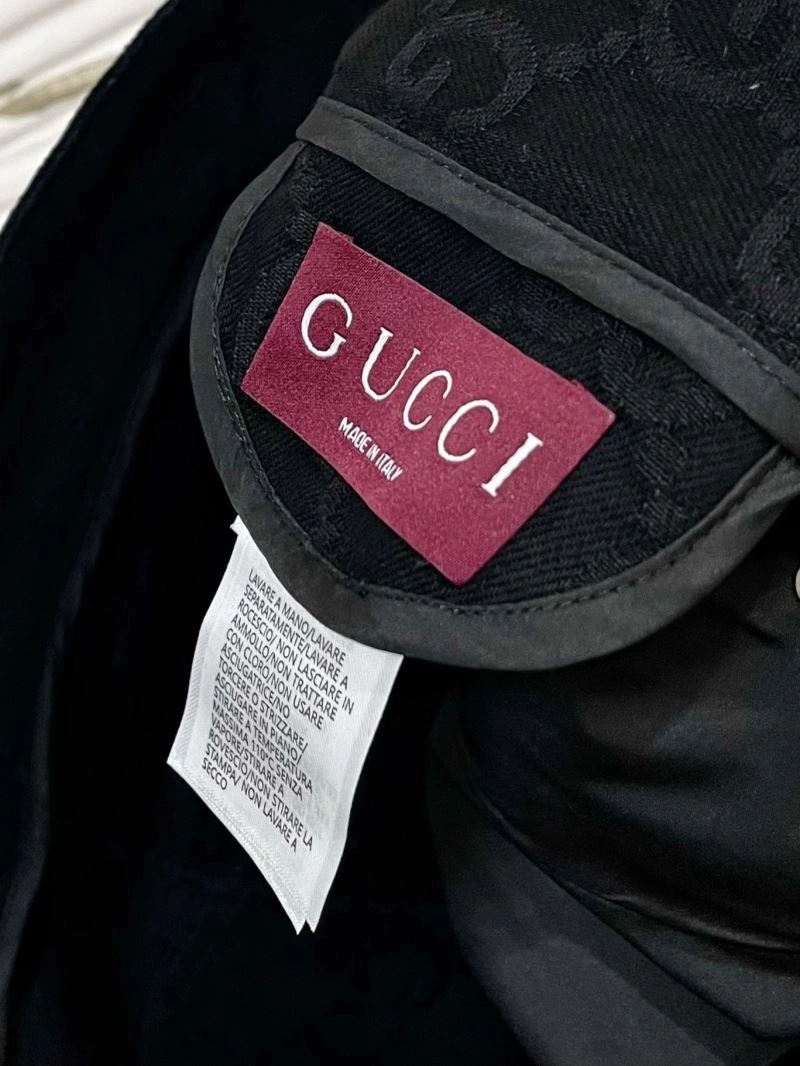 TechFriendly Gucci Short Pants 126745