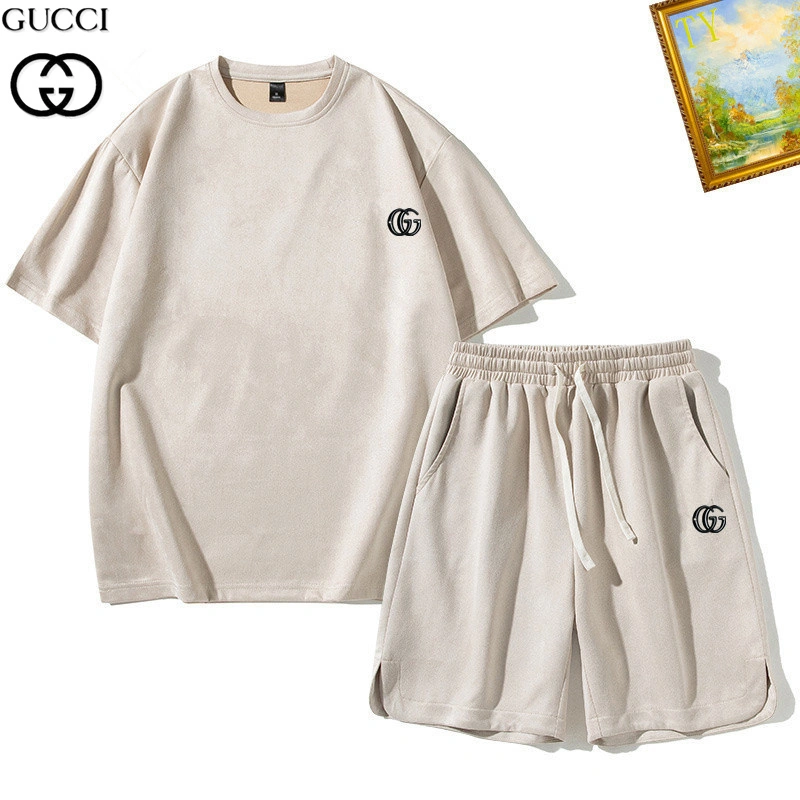Contemporary Gucci Short Suits 128937
