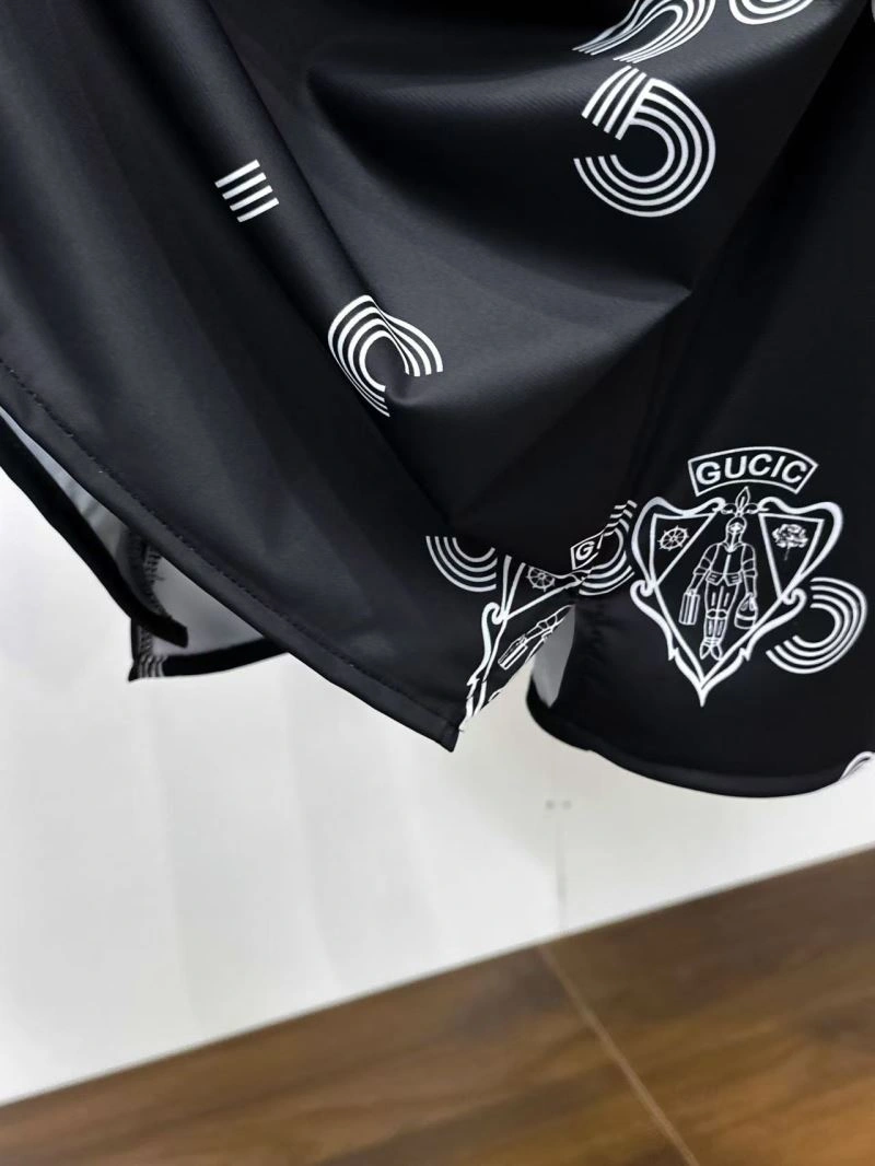 Refined Gucci Short Suits 125025