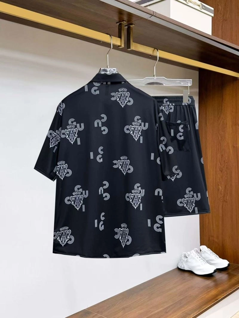 Refined Gucci Short Suits 125025