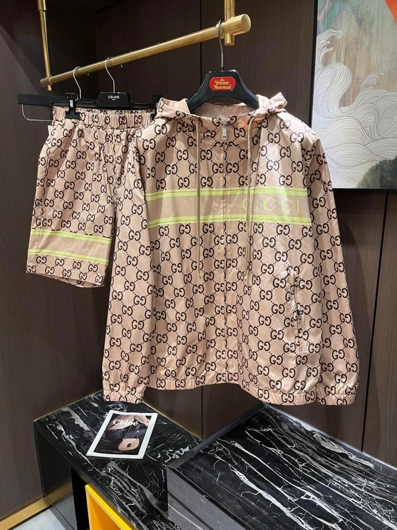 Gucci Short Suits EasyMatch 127513