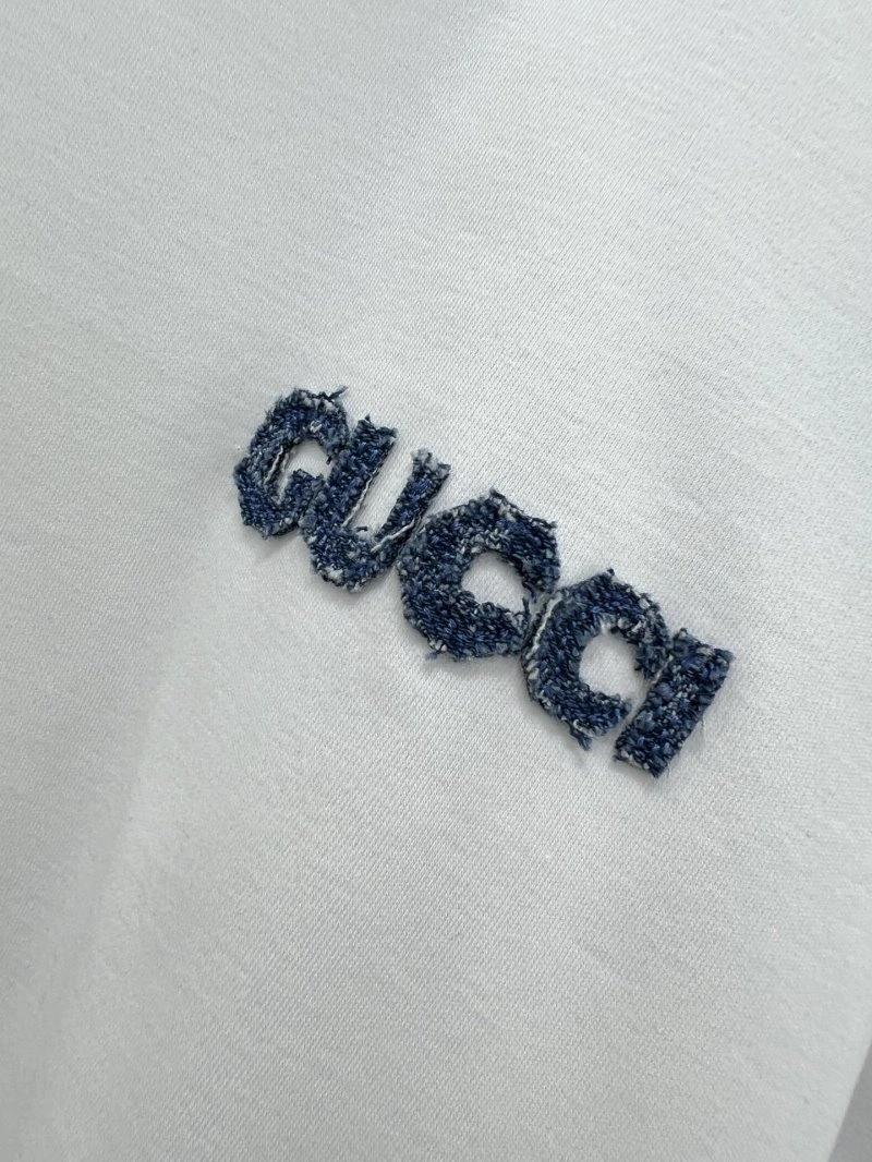 Gucci Short Suits EasyMatch 124610