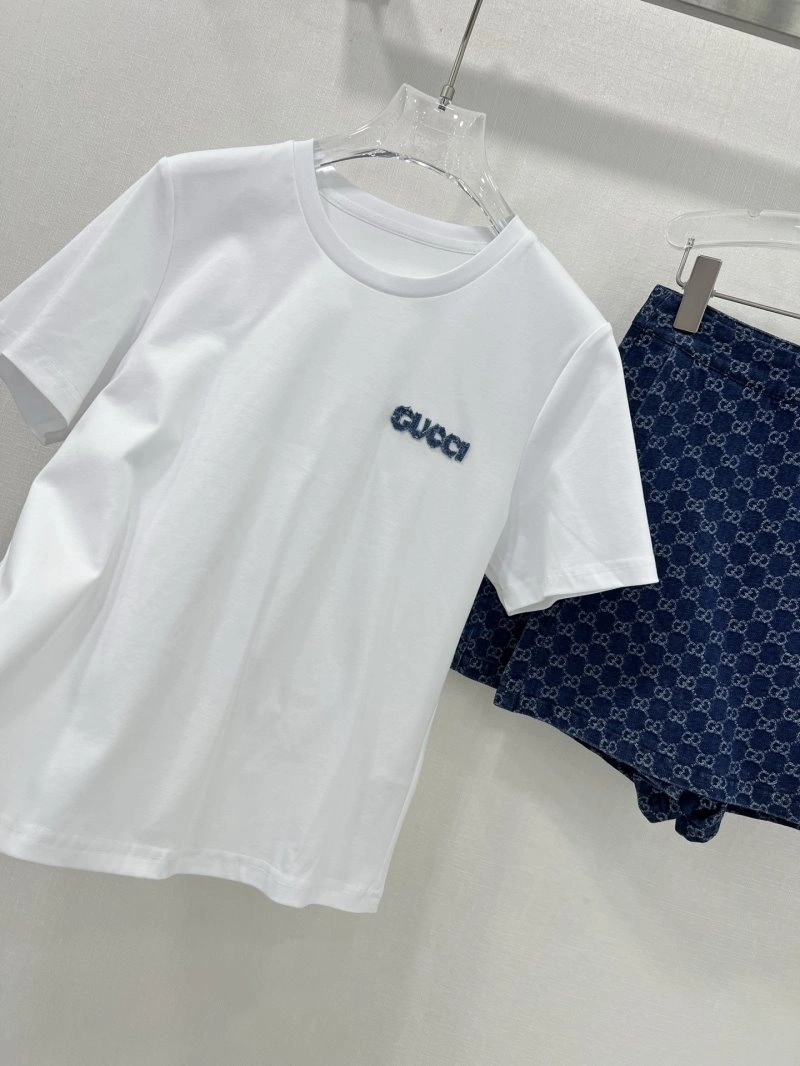 Gucci Short Suits EasyMatch 124610