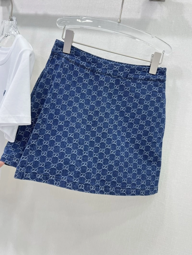 Gucci Short Suits EasyMatch 124610
