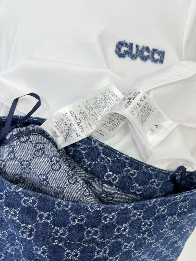 Gucci Short Suits EasyMatch 124610