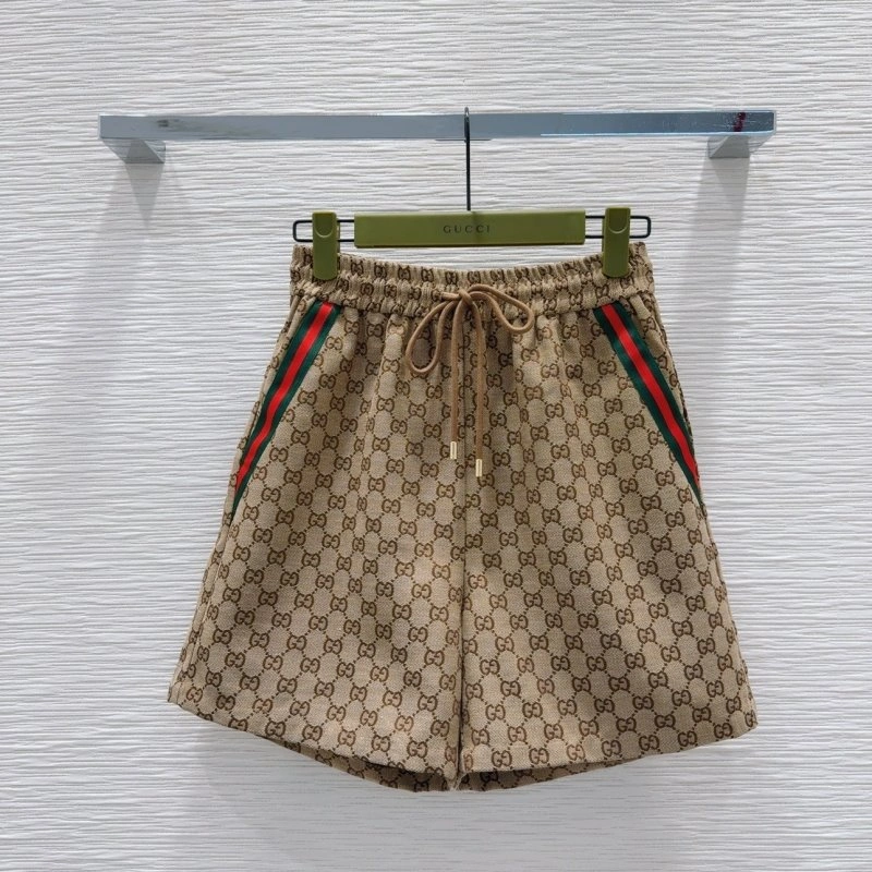 Neat Gucci Short Suits 124627