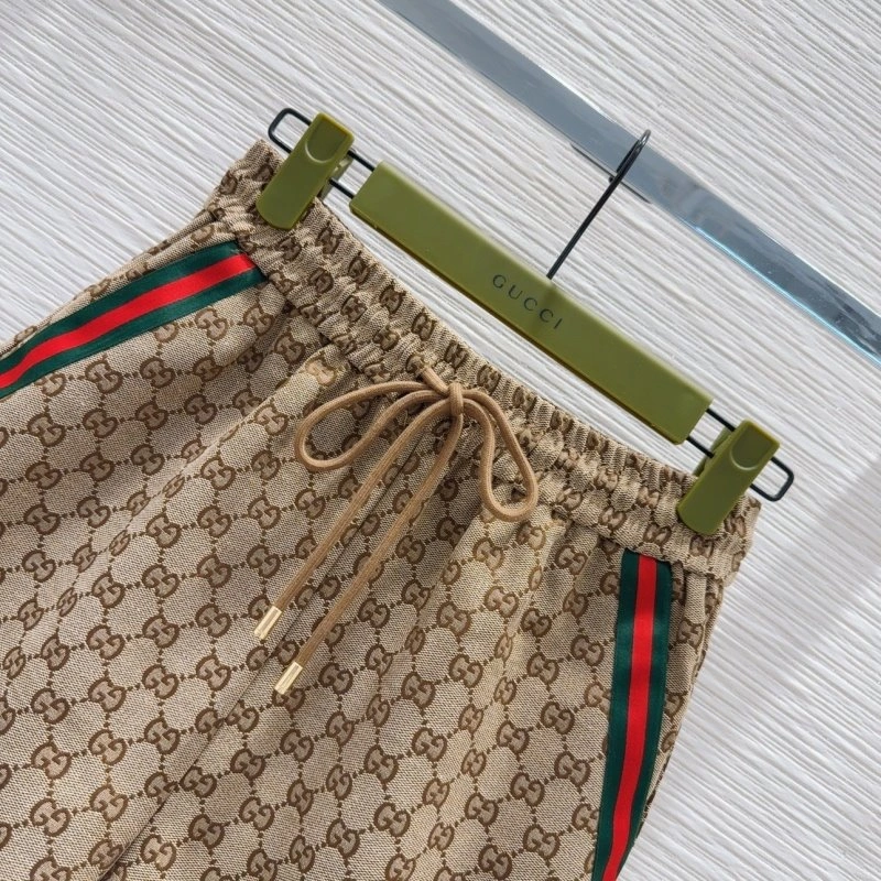 Neat Gucci Short Suits 124627
