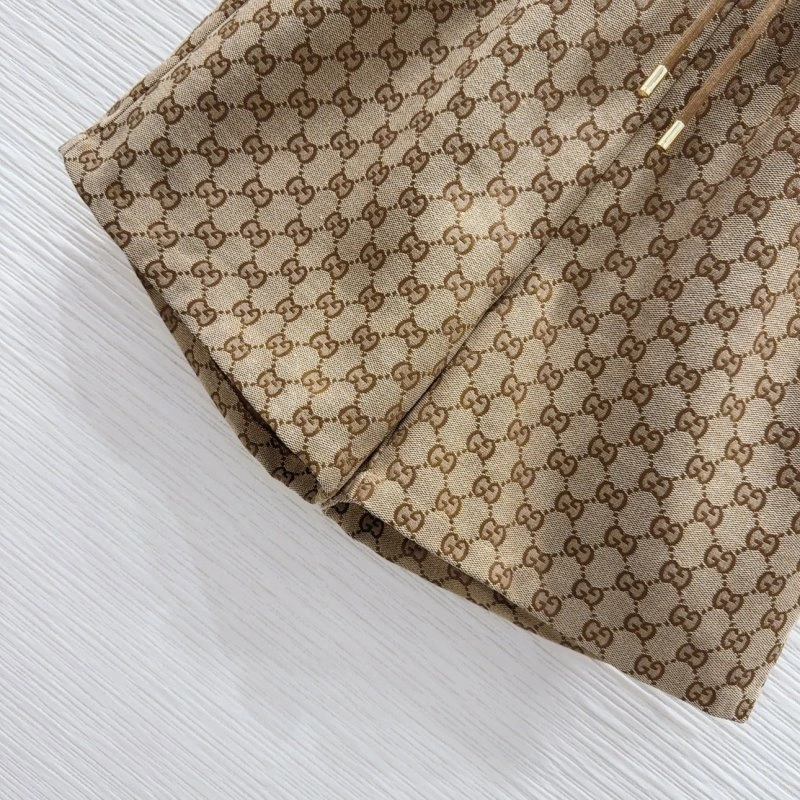 Neat Gucci Short Suits 124627
