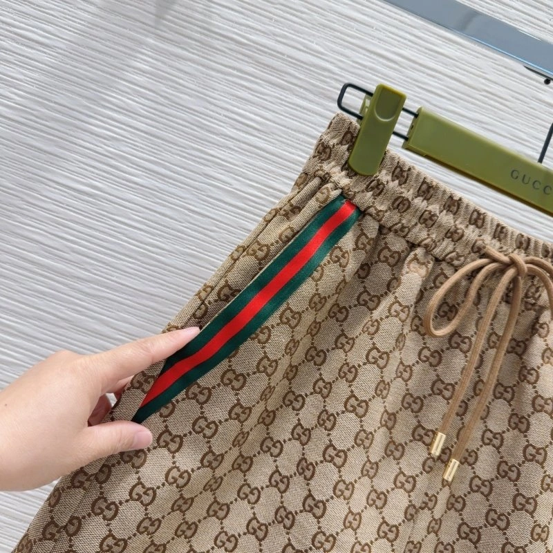 Neat Gucci Short Suits 124627