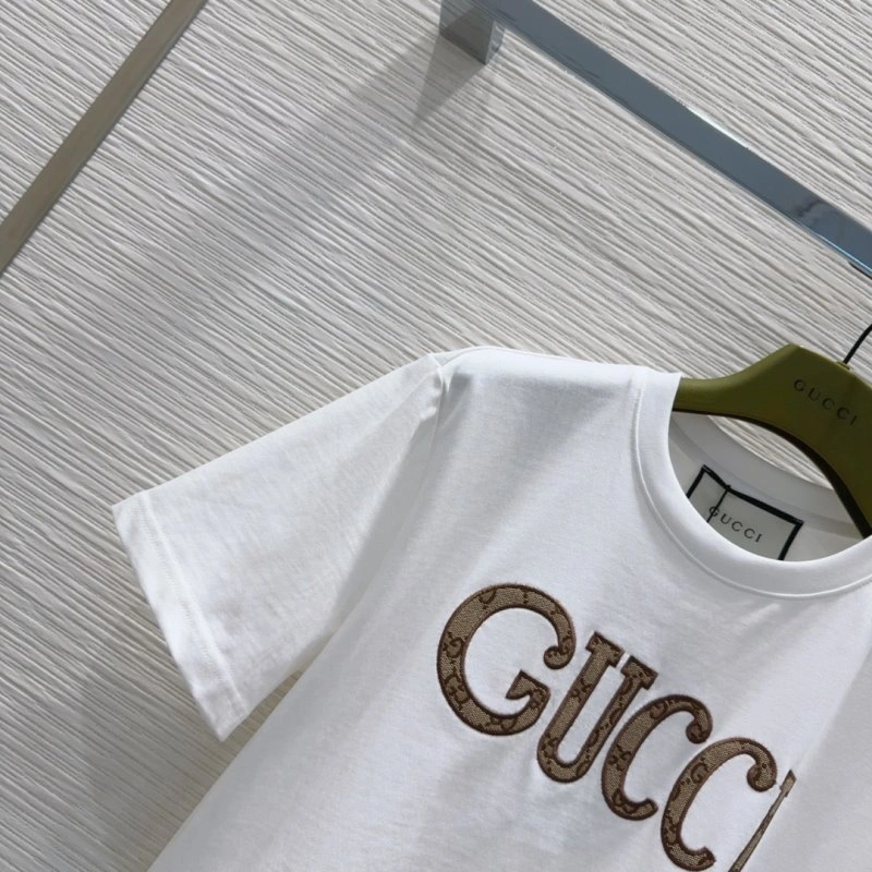 Neat Gucci Short Suits 124627
