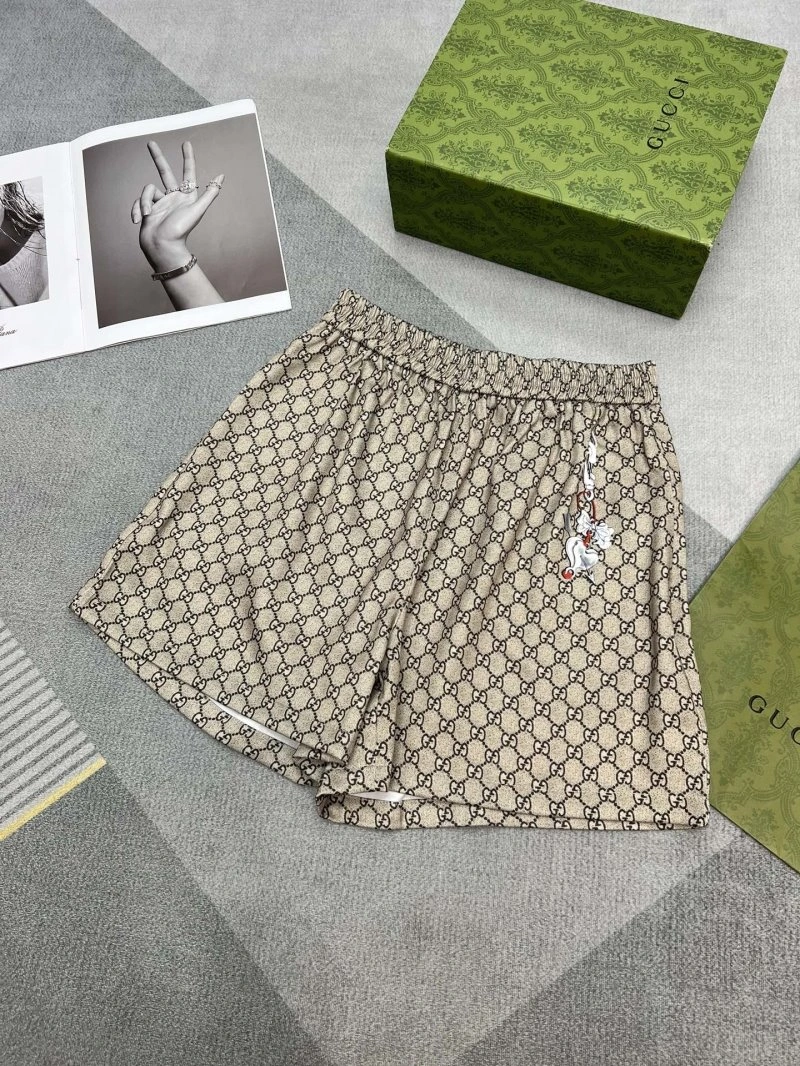 Gucci Short Suits Comfortable 124410