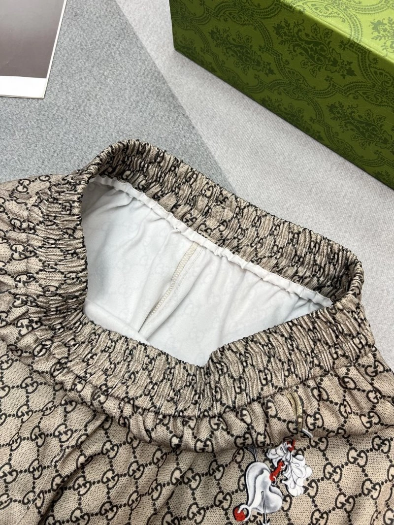 Gucci Short Suits Comfortable 124410