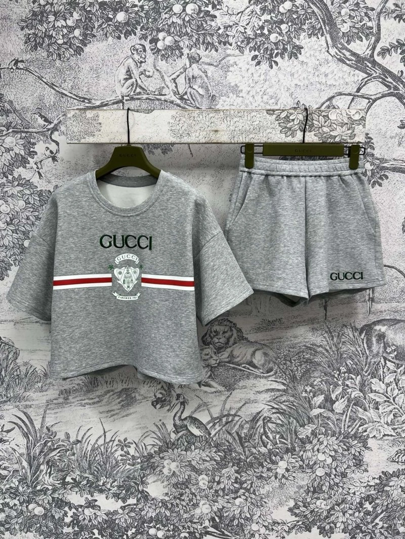 SmoothTexture Gucci Short Suits 124407