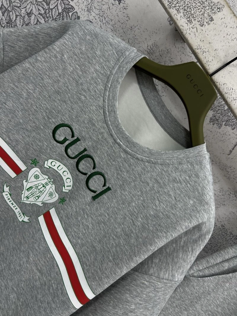 SmoothTexture Gucci Short Suits 124407
