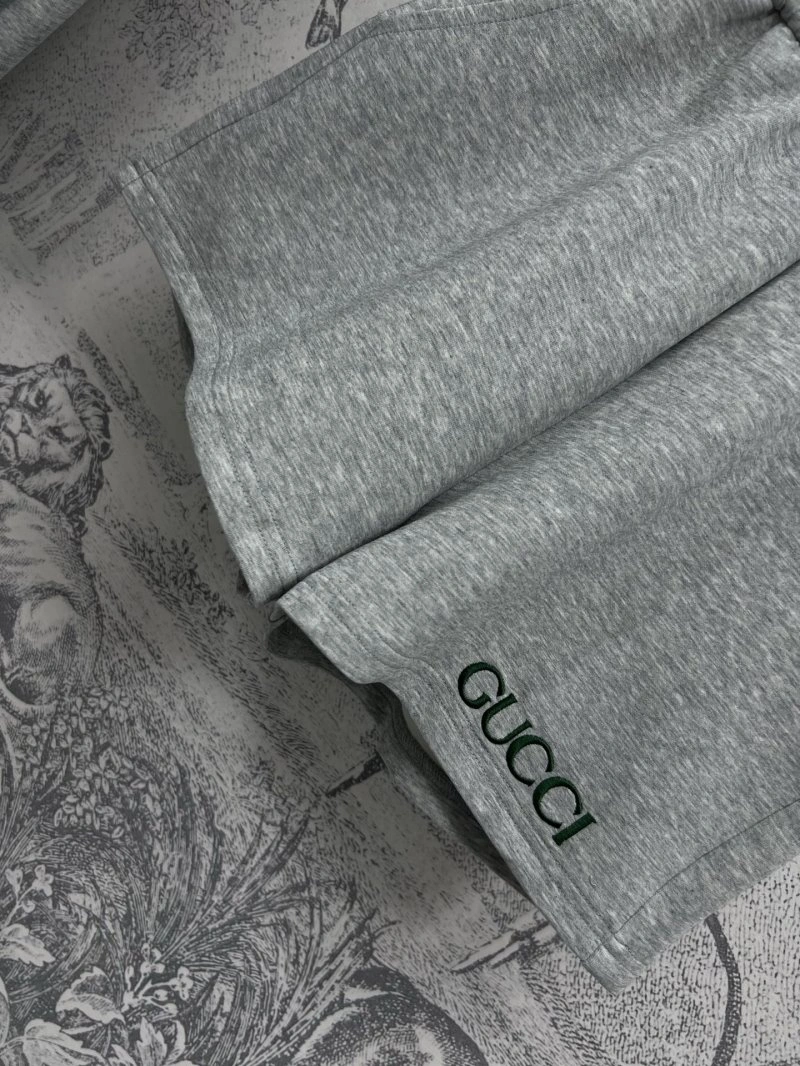 SmoothTexture Gucci Short Suits 124407