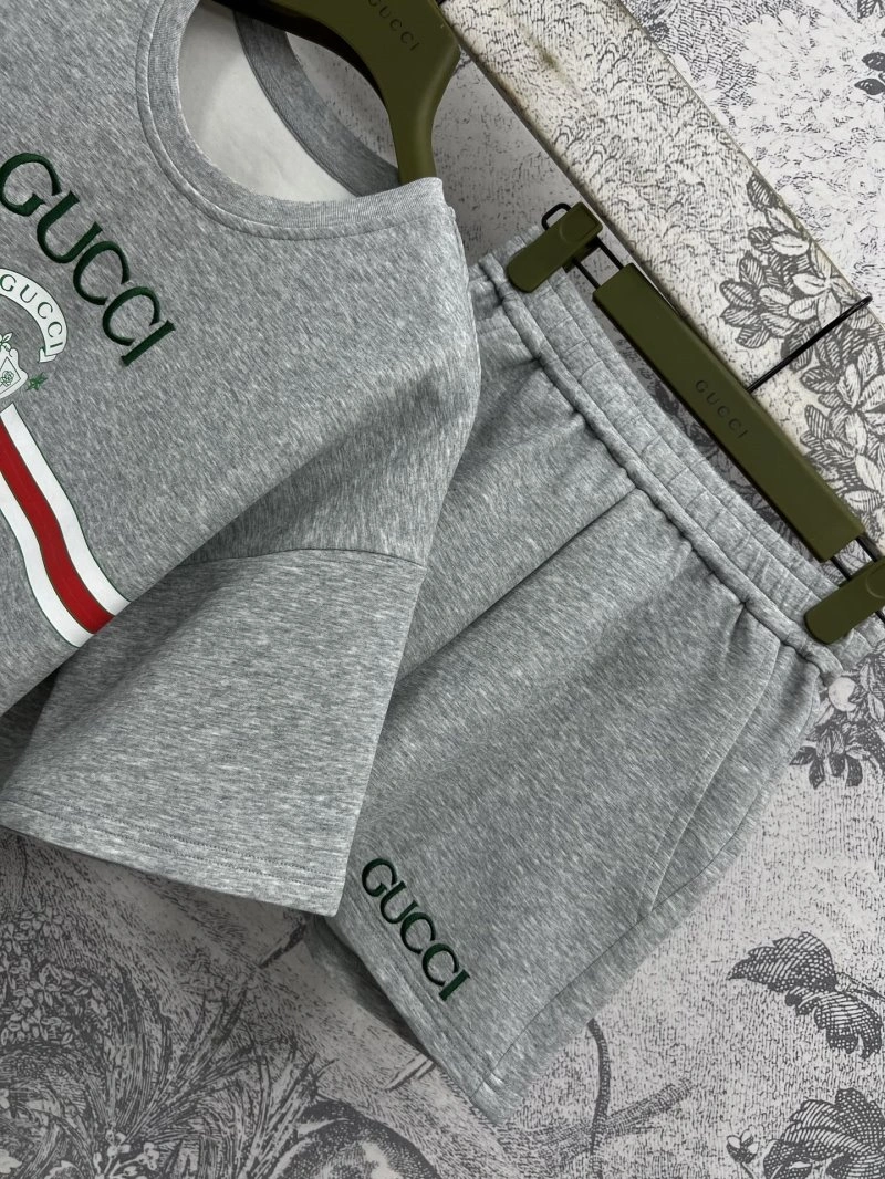 SmoothTexture Gucci Short Suits 124407