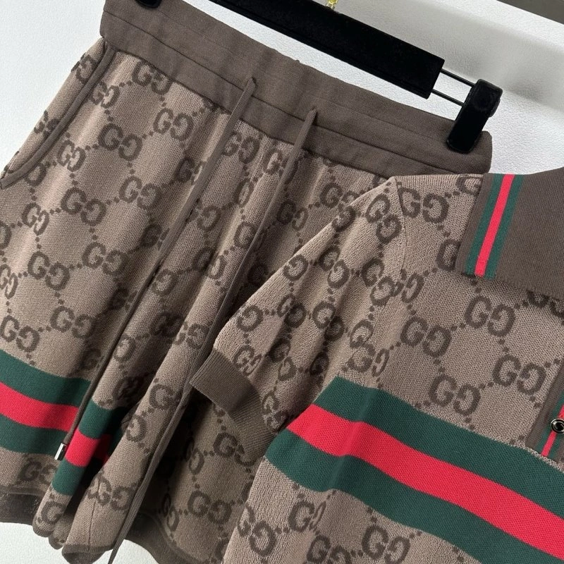 Lightweight Gucci Short Suits 124405