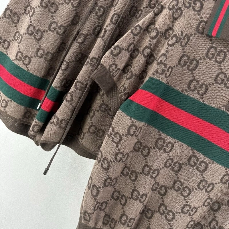 Lightweight Gucci Short Suits 124405