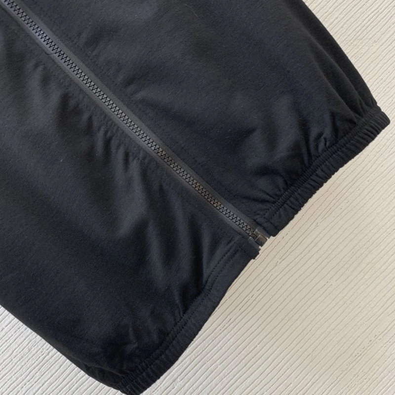 Compact Gucci Short Suits 124389