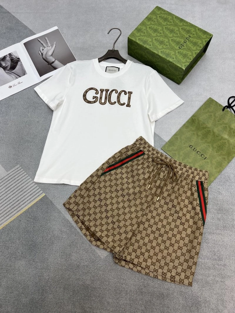 BestValue Gucci Short Suits 124385