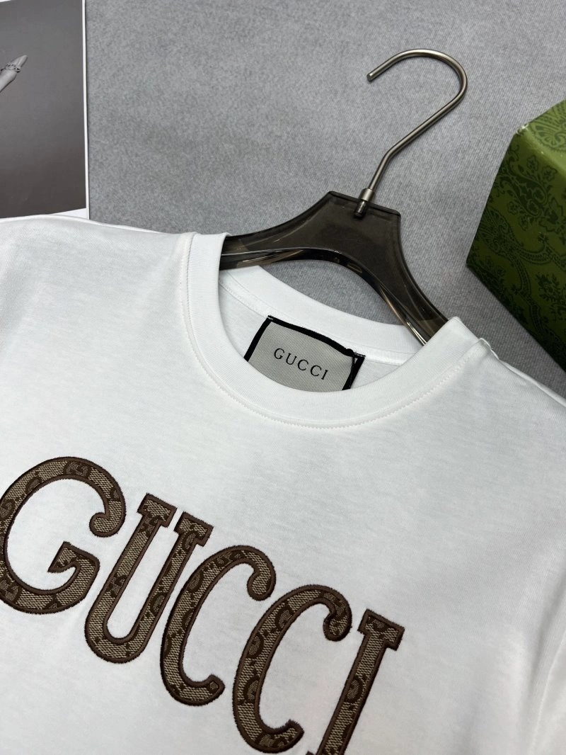 BestValue Gucci Short Suits 124385