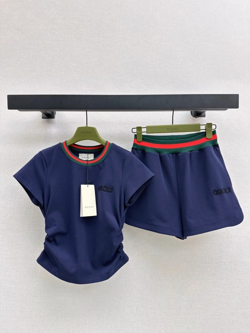 Timeless Gucci Short Suits 124382