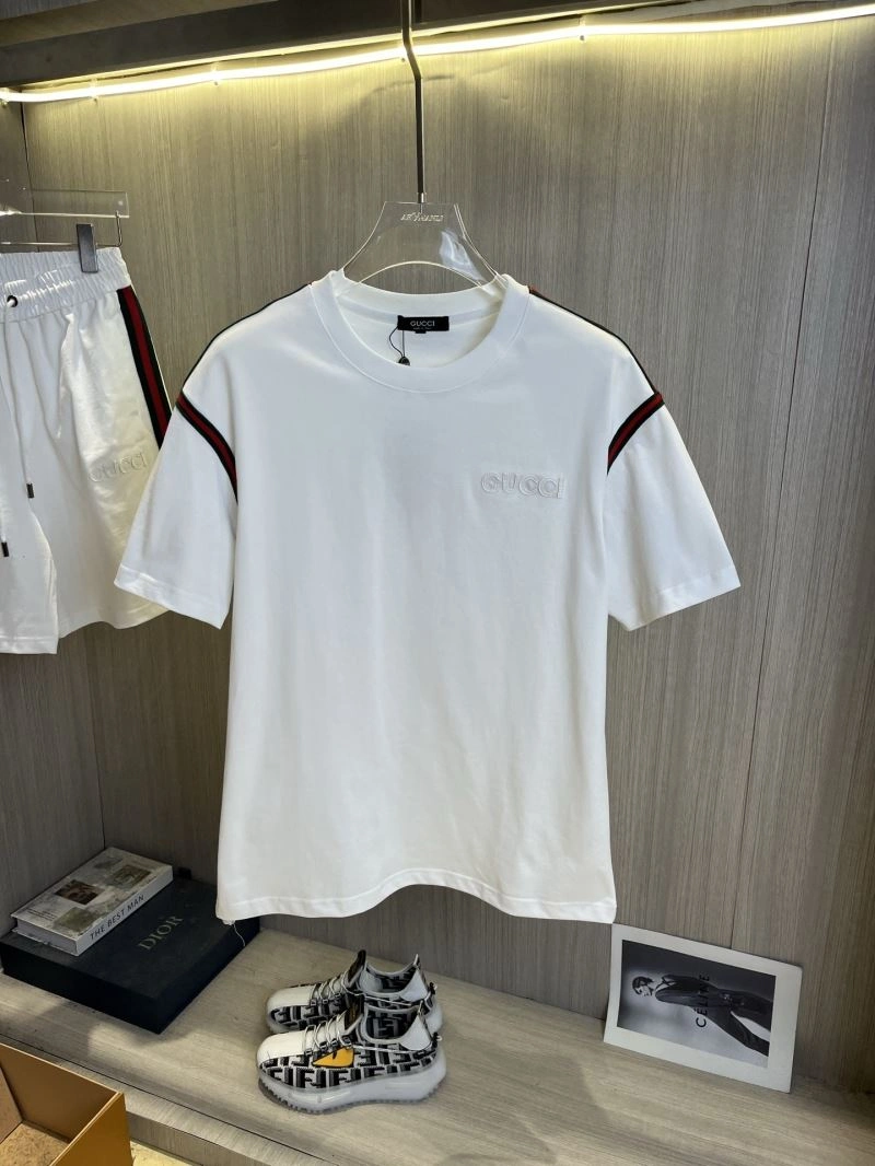 Durable Gucci Short Suits 126724