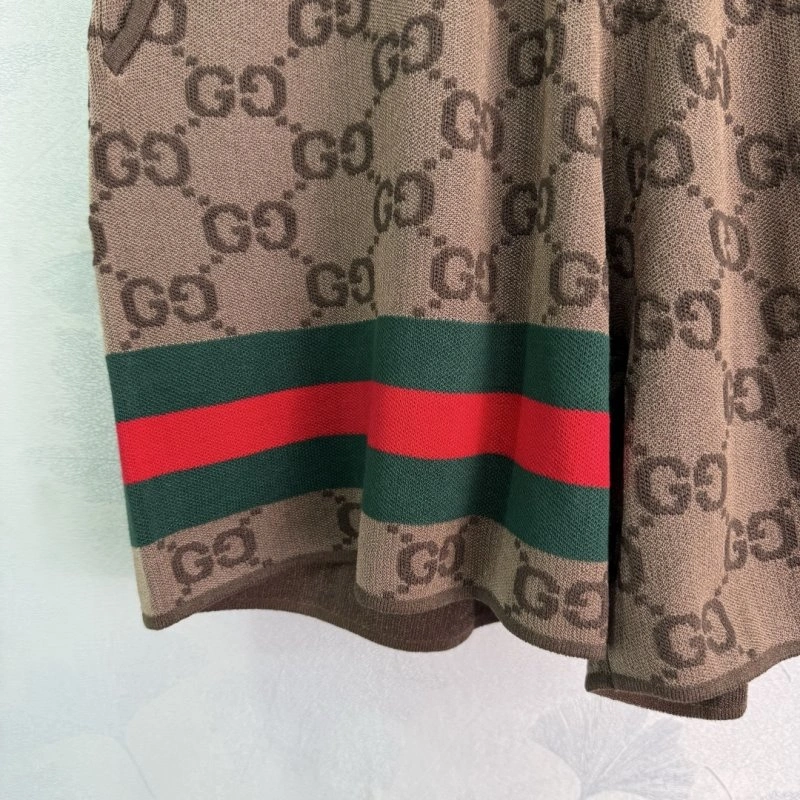 Gucci Short Suits Soft 124816