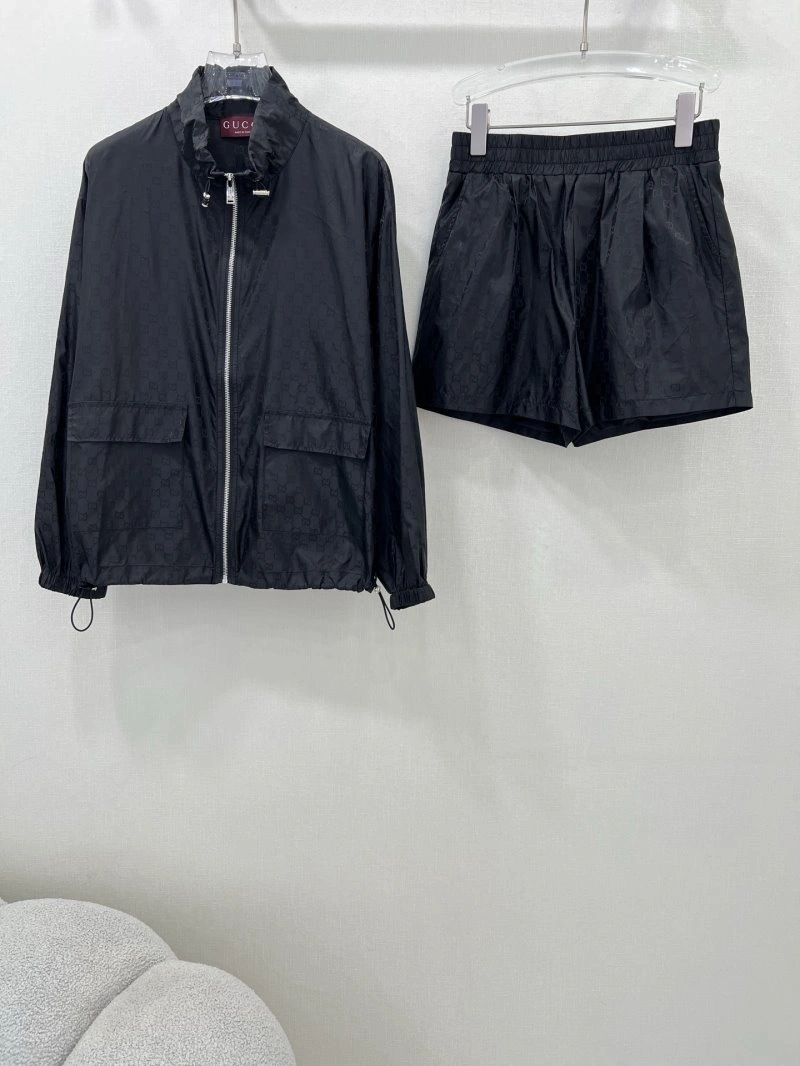 Gucci Short Suits Refined 124820