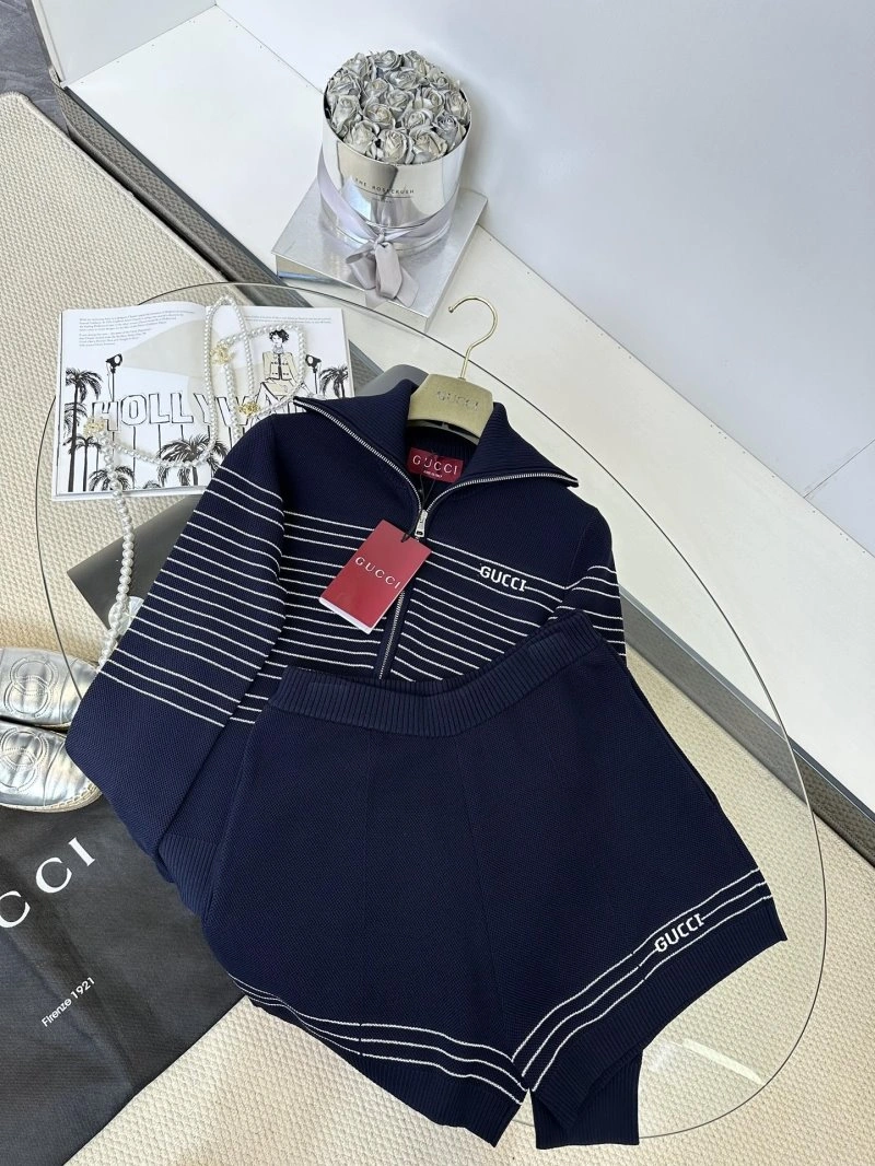 Gucci Short Suits Breathable 124726