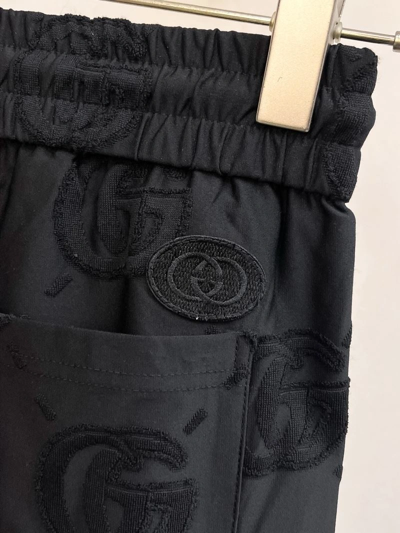 Minimalist Gucci Short Suits 126240