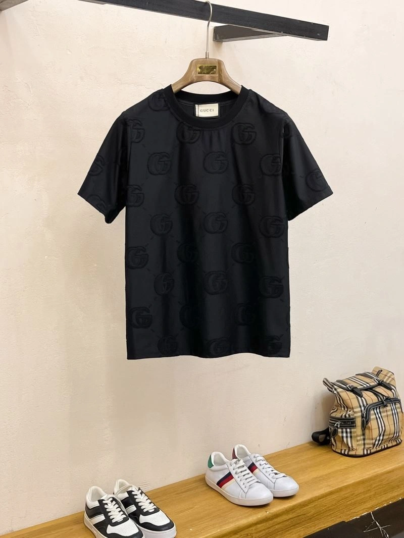 Minimalist Gucci Short Suits 126240