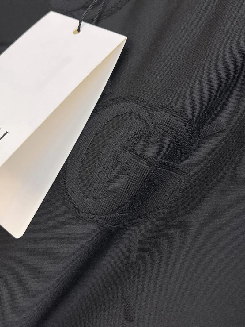 Minimalist Gucci Short Suits 126240