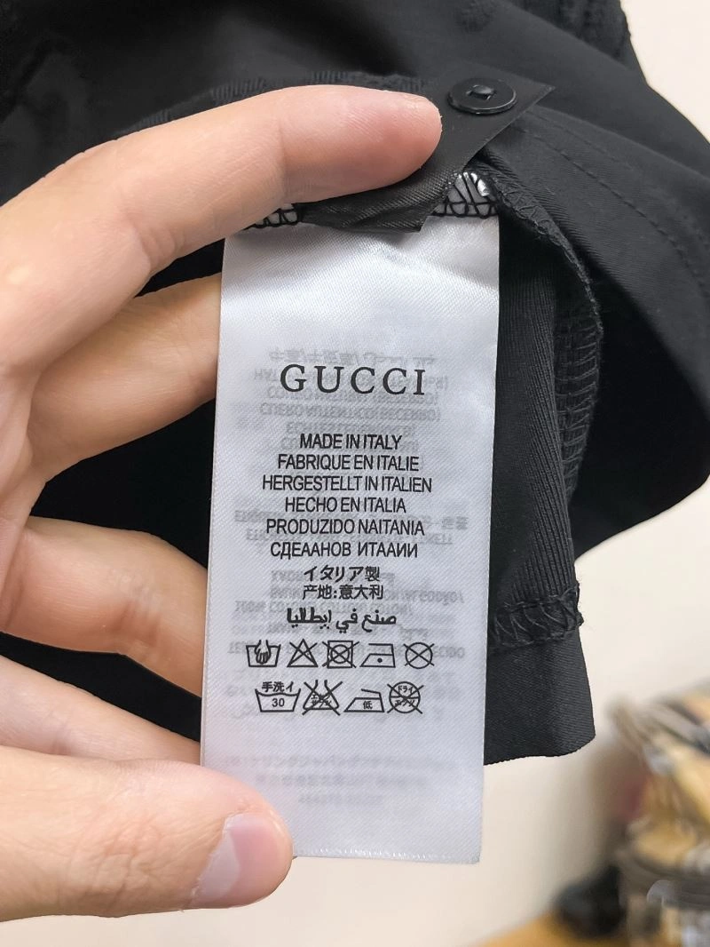 Minimalist Gucci Short Suits 126240