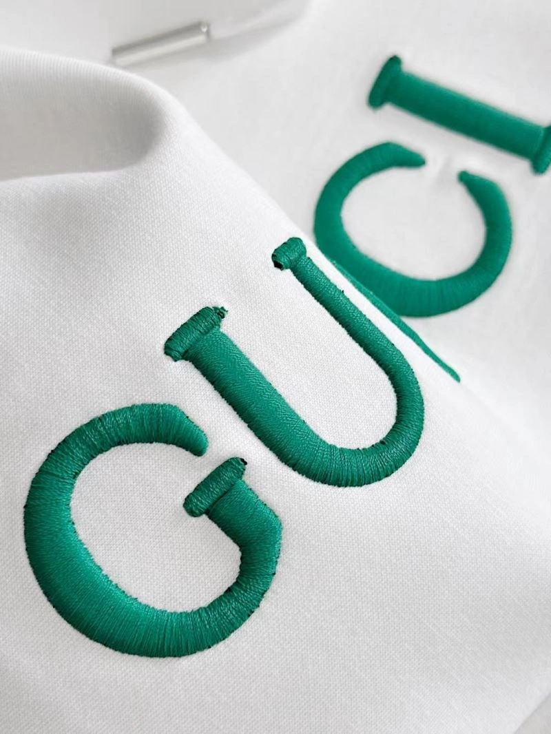 EyeCatching Gucci Short Suits 125808