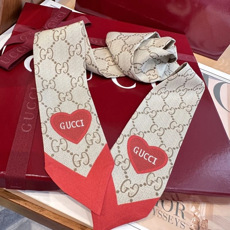 Bright Gucci Silk 272268
