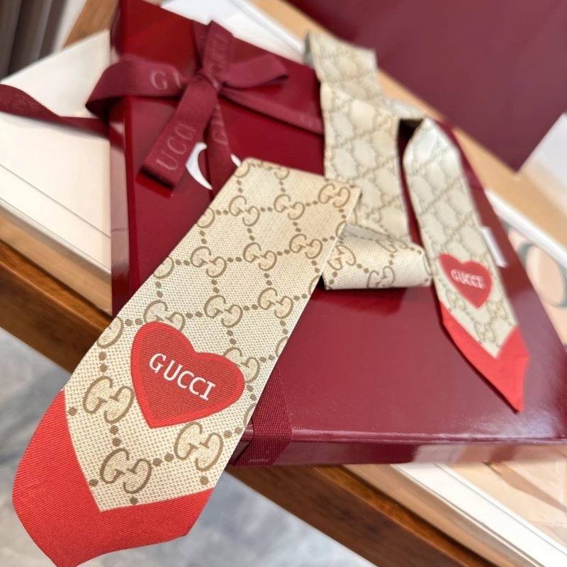 Bright Gucci Silk 272268