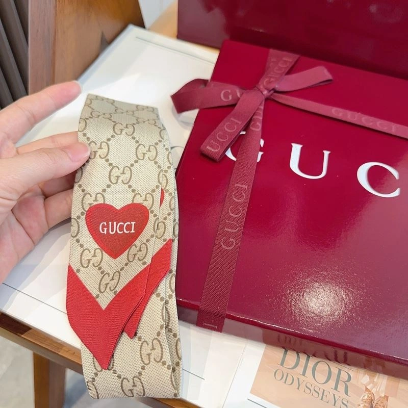 Bright Gucci Silk 272268