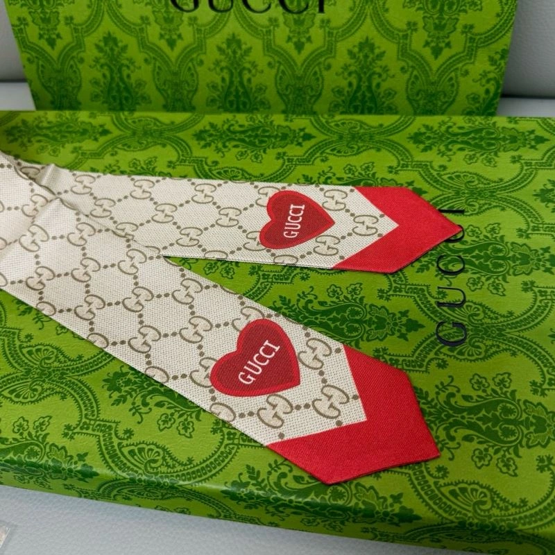Fashionable Gucci Silk 272255