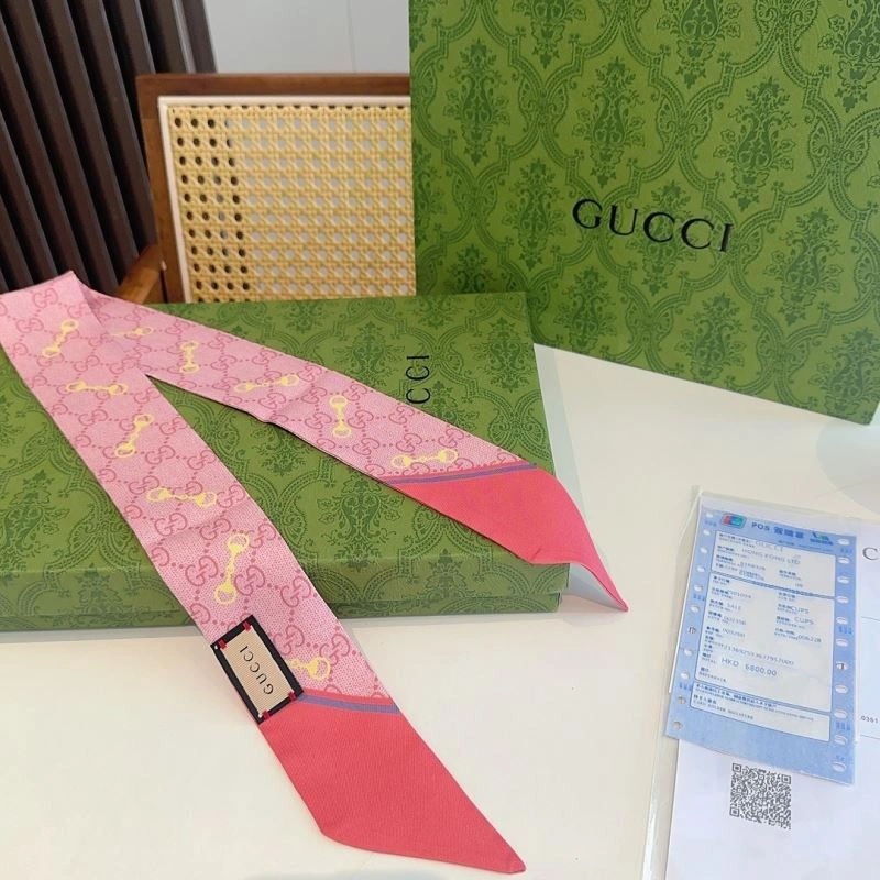 Gucci Silk Lightweight 272913