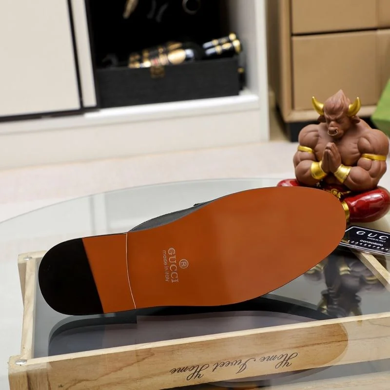 Timeless Gucci Slippers 24027