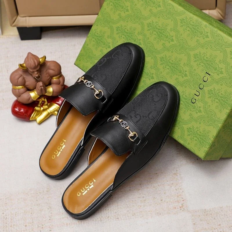 Versatile Gucci Slippers 23992