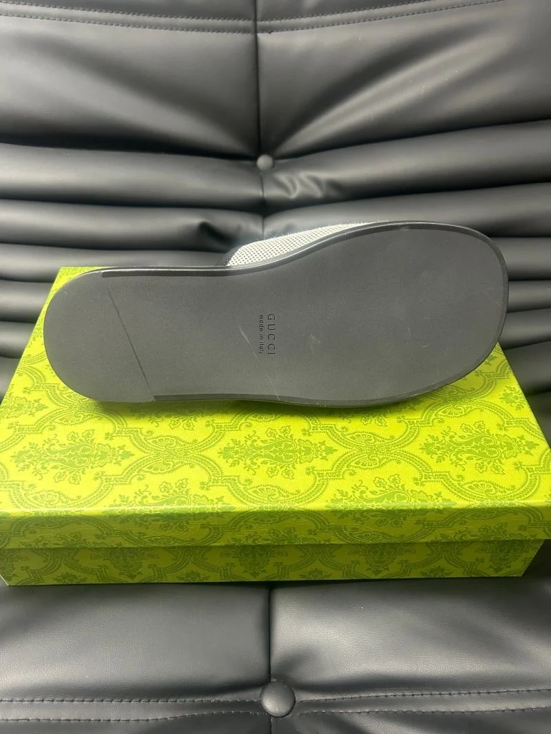 Gucci Slippers ZipUp 23989