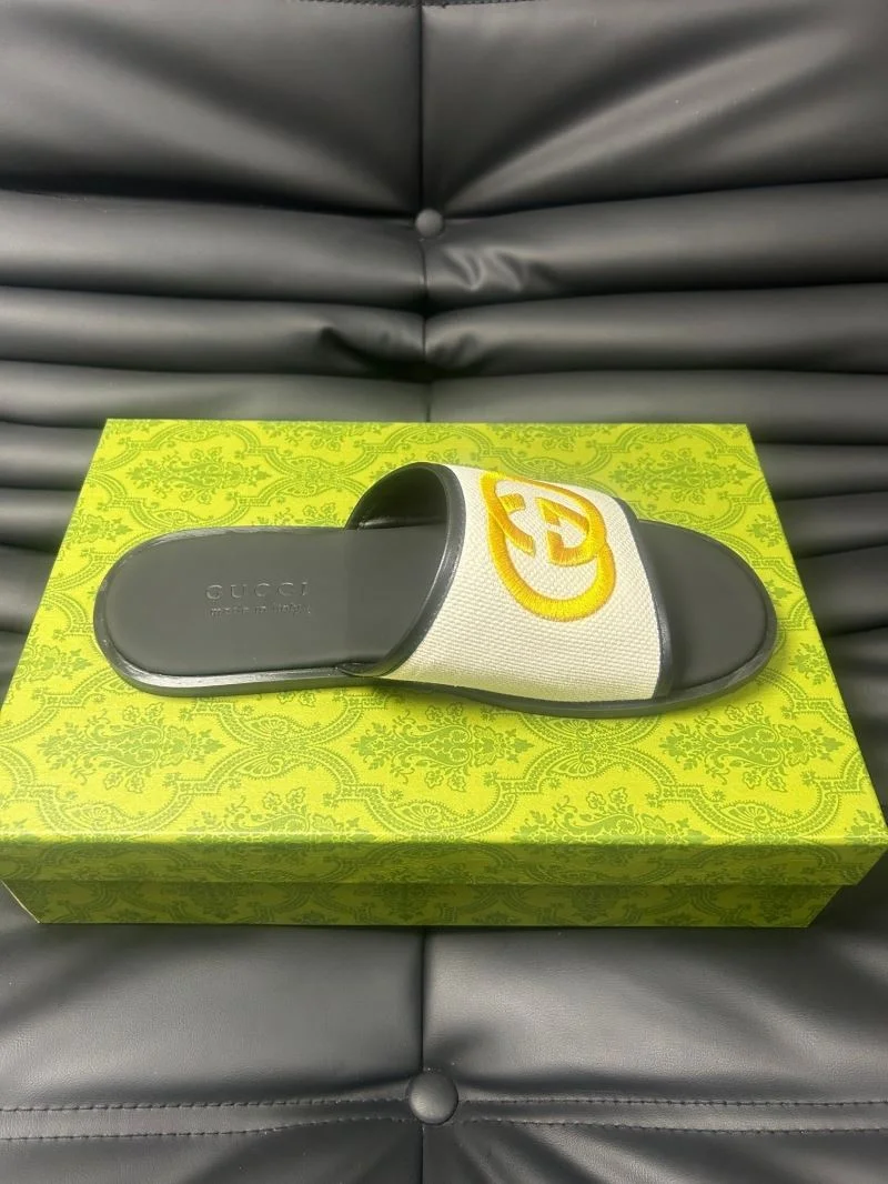 Durable Gucci Slippers 23988