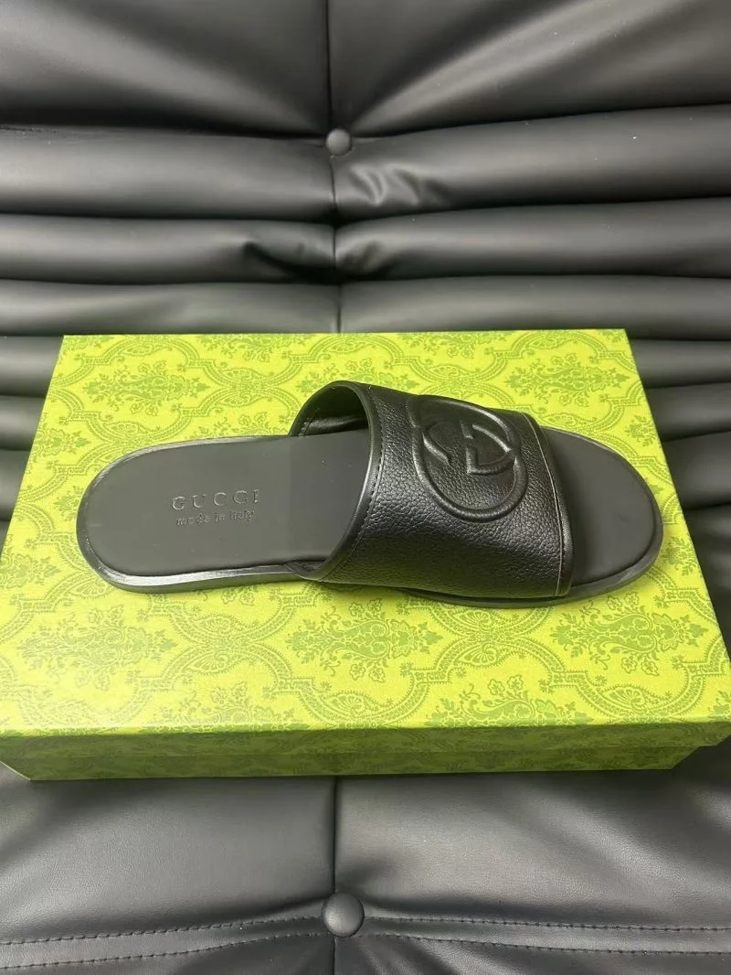 Gucci Slippers Attractive 23980