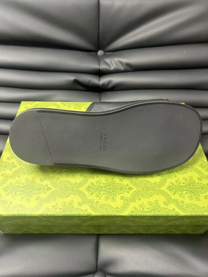 Gucci Slippers Attractive 23980