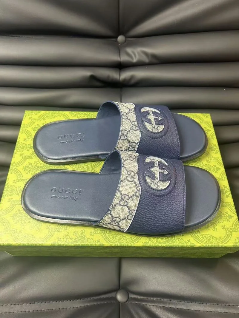 Gucci Slippers Minimalist 23975