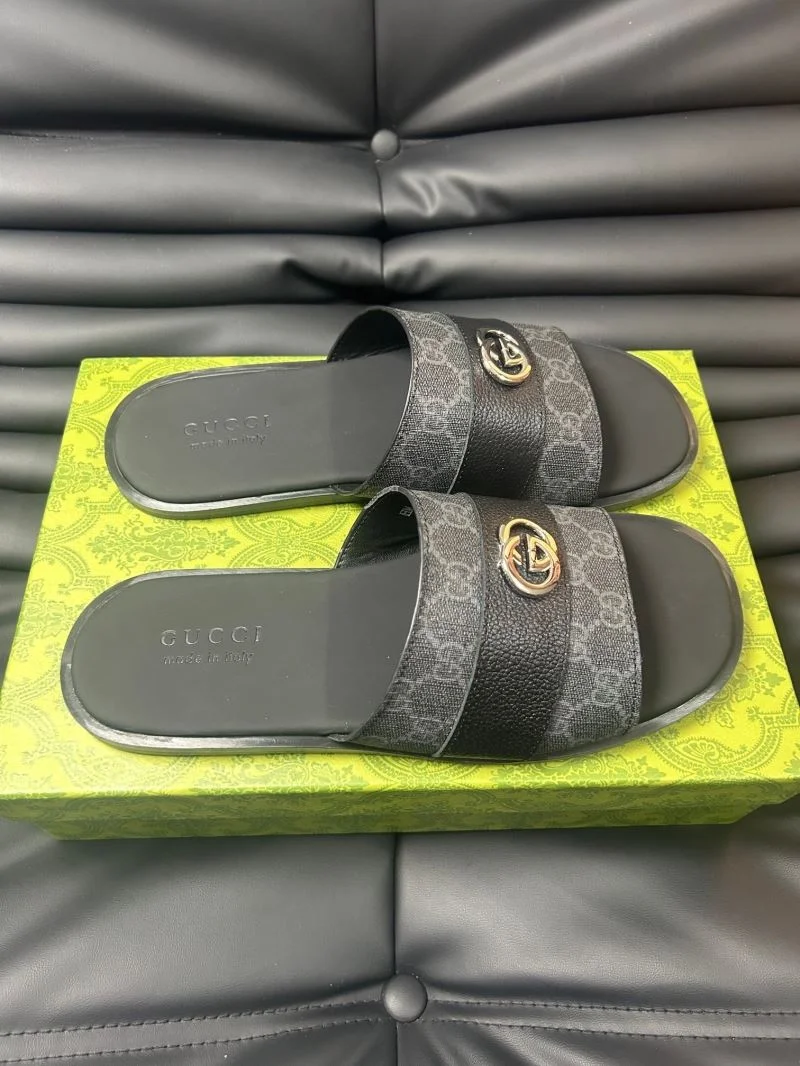 Modern Gucci Slippers 23981