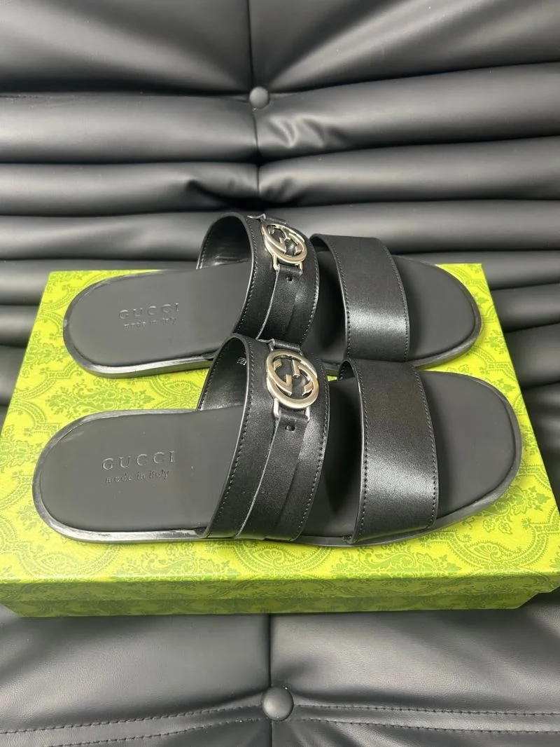 Gucci Slippers UrbanChic 23984