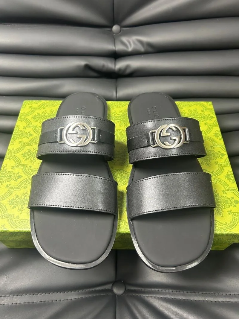 Gucci Slippers UrbanChic 23984